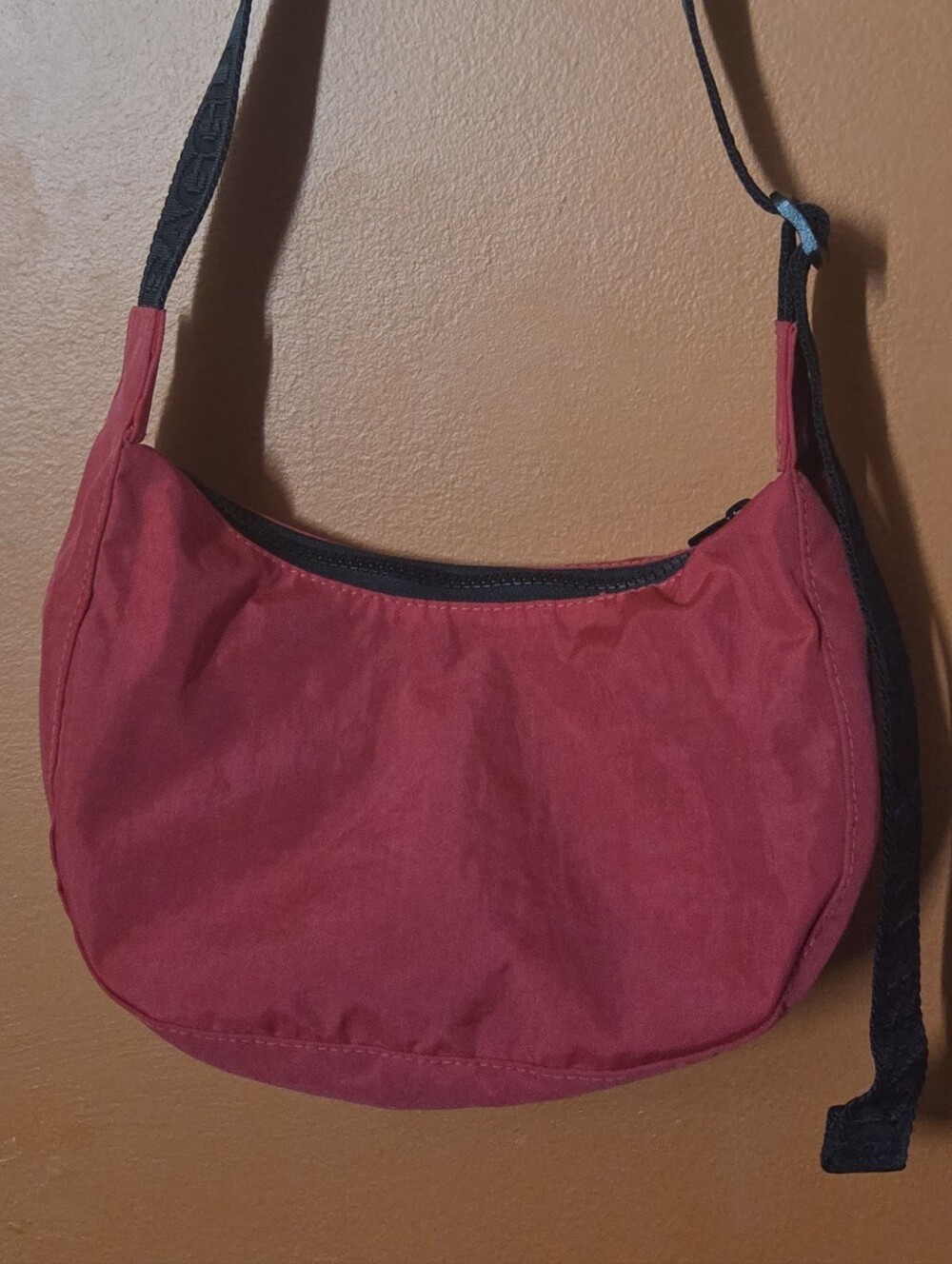 Baggu CANDY APPLE Small Cresent Bag